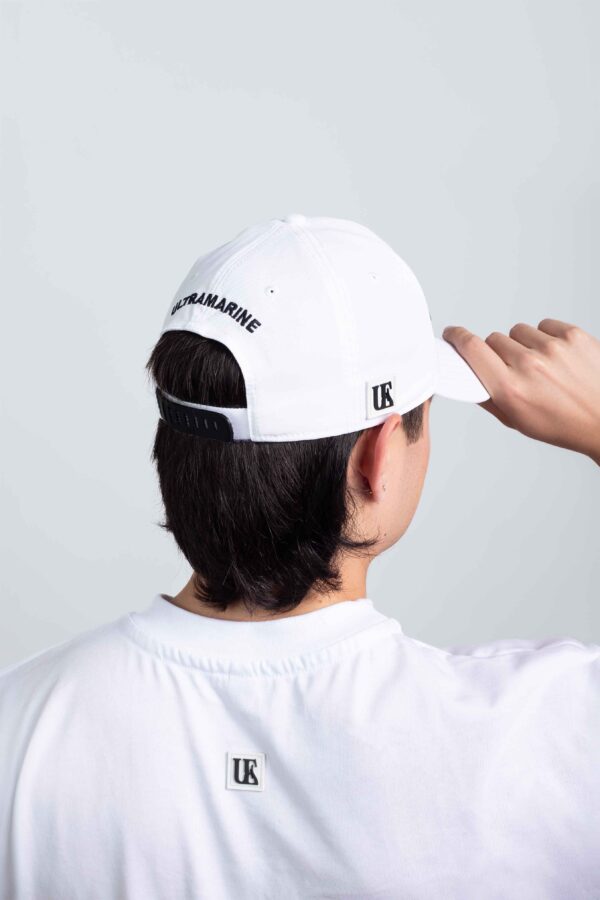Gorra Ultramarine Essence - Script White Edition